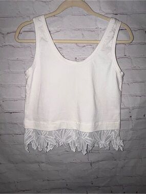 Kinly cropped tank with lace‎ detail size S
